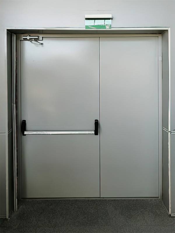 Двупольная дверь Антипаника, фото изнутри («Крокус Экспо») Двупольная дверь Антипаника, фото изнутри («Крокус Экспо»)