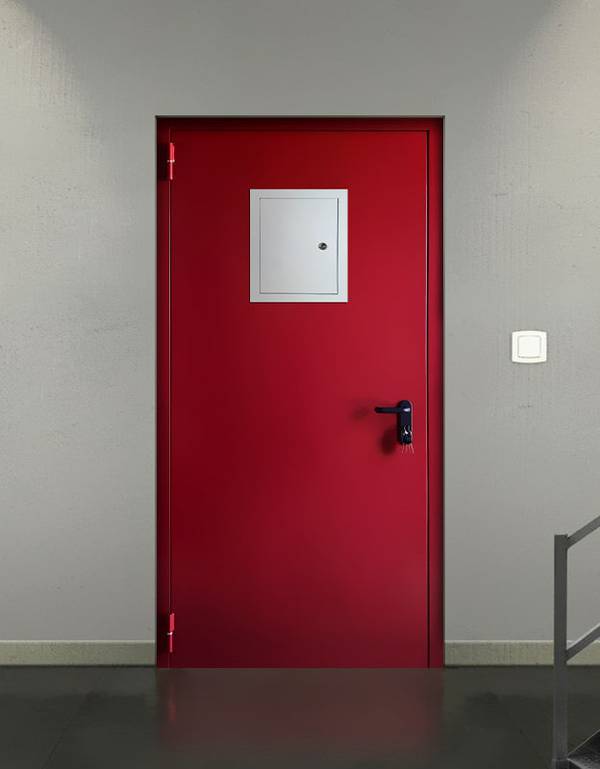 Красная огнестойкая дверь