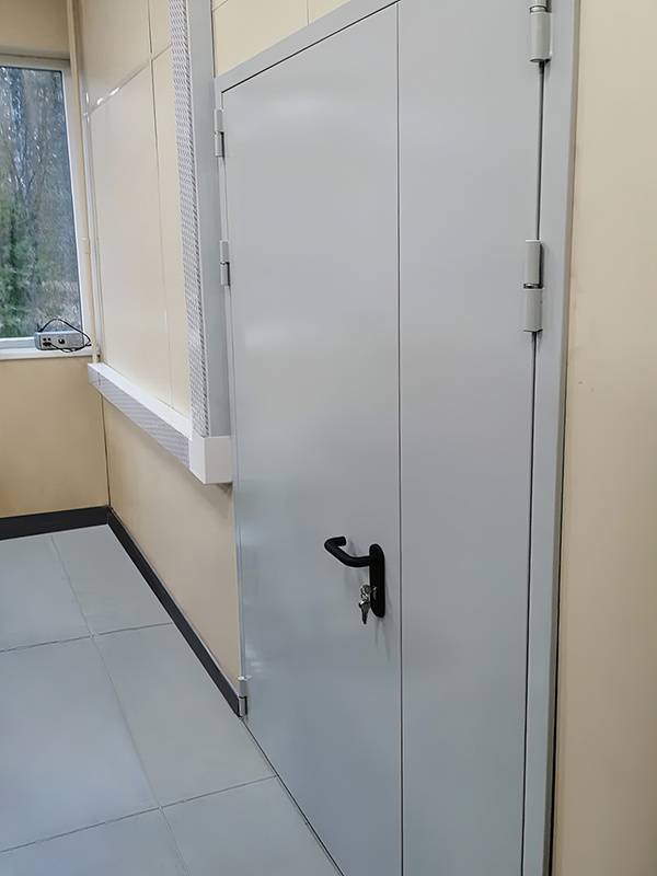 Полуторопольная дверь «антипаника» Полуторопольная дверь «антипаника»